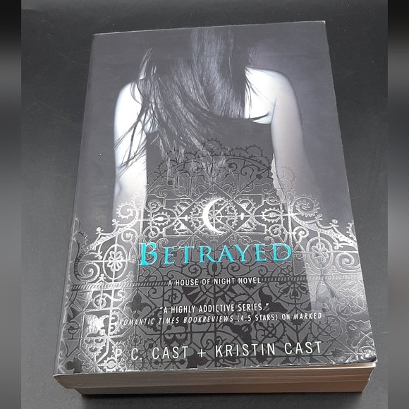 A House of Night Novel Book Lot by PC Cast 1-4 YA Fantasy Magic Vampires - Picture 6 of 8